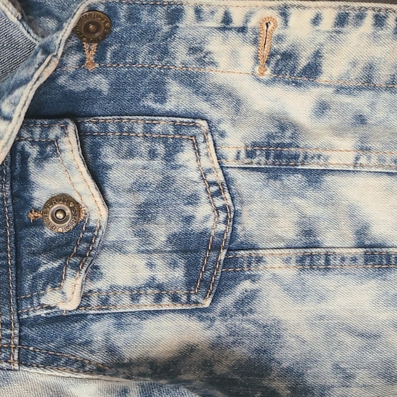 Forever 21 Acid Wash Jean Jacket - Picture 4 of 7